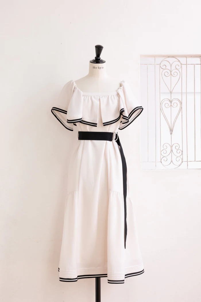 Her Lip To Sweet Moments Belted Dress - ロングワンピース