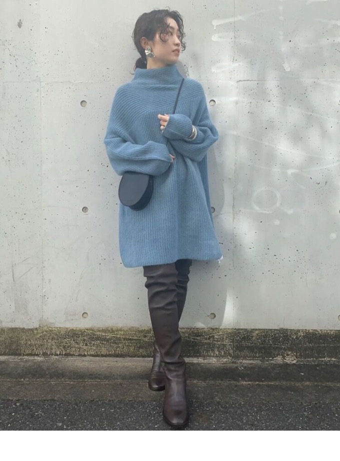 FRAY I.D（フレイアイディー）の「ボトルネックルーズラクーン